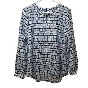 Chase Lands' End White & Blue Geometric Print Long-Sleeve Blouse
